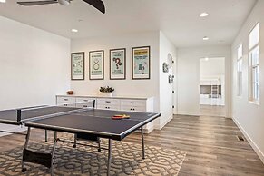 The Ann Marie #f1 6 Bedroom Townhouse