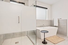 1 Chill Casa 5 Bedroom Home