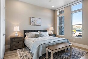 Slice Of Heaven 6 Bedroom Home