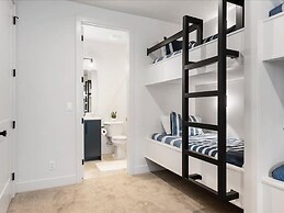 Lula Inez Game Paradise 4 Bedroom Townhouse