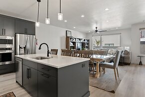 Lula Inez Game Paradise 4 Bedroom Townhouse