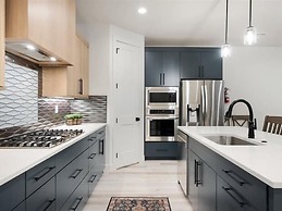 Lula Inez Game Paradise 4 Bedroom Townhouse