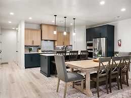 Lula Inez Game Paradise 4 Bedroom Townhouse