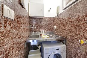 Studio Suite With Elevator Near the Old Bridge