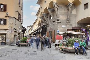 Studio Suite With Elevator Near the Old Bridge