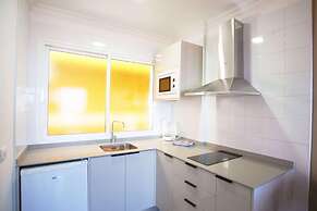 Coral La Quinta Park Suites