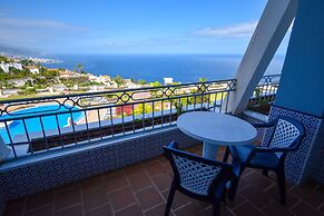 Coral La Quinta Park Suites