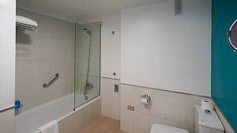 Coral La Quinta Park Suites