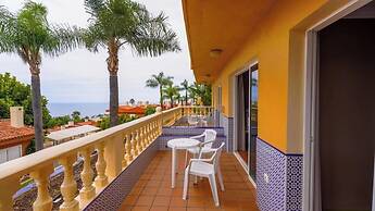 Coral La Quinta Park Suites