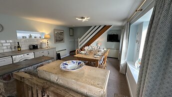Welcoming 2 Bed Charming Self Catering Cottage