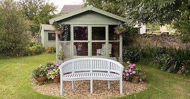 Welcoming 2 Bed Charming Self Catering Cottage