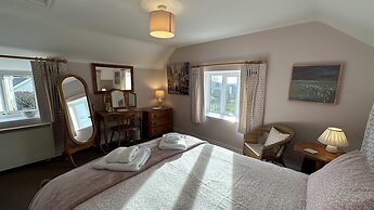 Welcoming 2 Bed Charming Self Catering Cottage