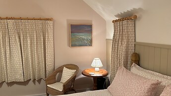 Welcoming 2 Bed Charming Self Catering Cottage