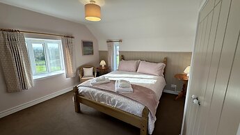 Welcoming 2 Bed Charming Self Catering Cottage