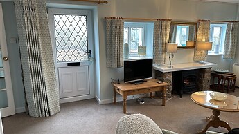 Welcoming 2 Bed Charming Self Catering Cottage