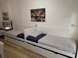 Pemptos-3bedroom-2bathroom-balcony-seaview