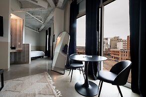 Arch and Cable Hotel
