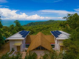 Luxury Jungle Haven Ocean View Infinity Pool