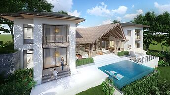 Luxury Jungle Haven Ocean View Infinity Pool