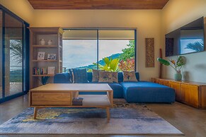 Luxury Jungle Haven Ocean View Infinity Pool