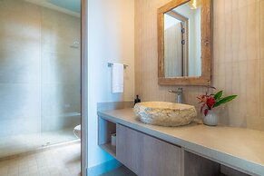 Luxury Jungle Haven Ocean View Infinity Pool