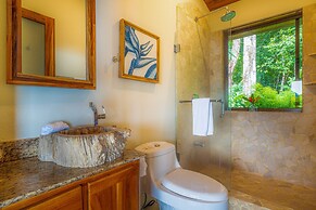 Luxury Jungle Haven Ocean View Infinity Pool