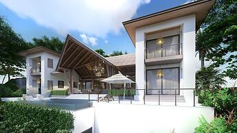 Luxury Jungle Haven Ocean View Infinity Pool