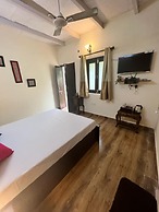 Colonel Dugal's - Near Taj, Fort & Shopping