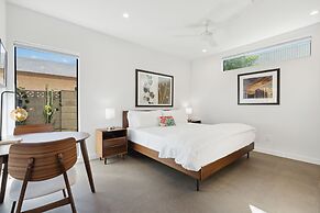 4Square Complex (92961672)