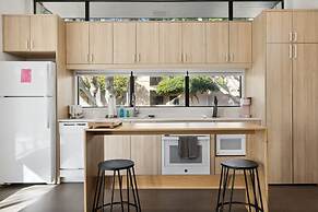 4Square Complex (92961672)