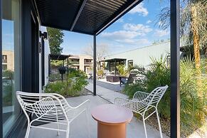 4Square Complex (92961672)