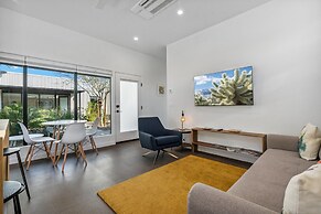 4Square Complex (92961672)