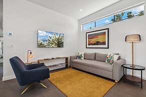 4Square Complex (92961672)