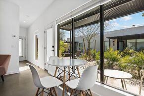 4Square Complex (92961672)