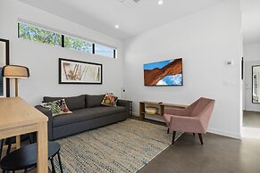 4Square Complex (92961672)