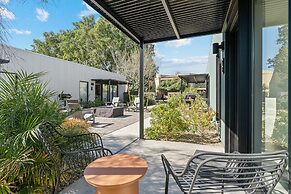 4Square Complex (92961672)