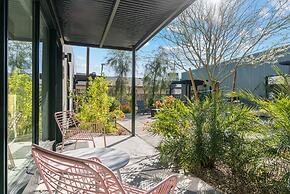 4Square Complex (92961672)