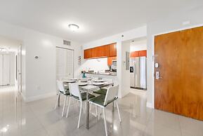 Wonderful 3BR Condo at Brickell