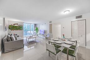 Wonderful 3BR Condo at Brickell