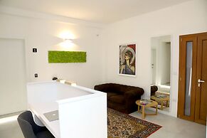 Lo Studio di viale Lo Re Camere & Caffè