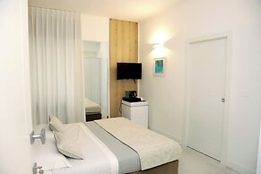 Lo Studio di viale Lo Re Camere & Caffè