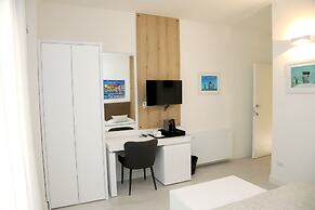 Lo Studio di viale Lo Re Camere & Caffè