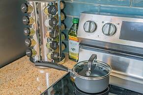 1 BR Loft Views King Beds Shop Dine 4053