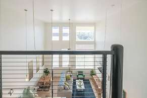 1 BR Loft Views King Beds Shop Dine 4053