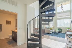 1 BR Loft Views King Beds Shop Dine 4053