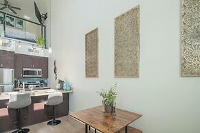 1 BR Loft Views King Beds Shop Dine 4053