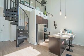 1 BR Loft Views King Beds Shop Dine 4053