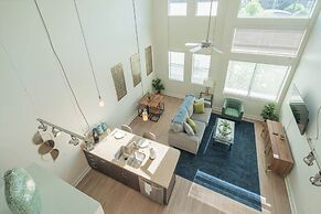 1 BR Loft Views King Beds Shop Dine 4053