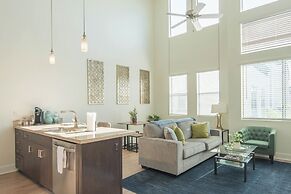 1 BR Loft Views King Beds Shop Dine 4053