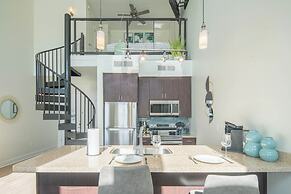 1 BR Loft Views King Beds Shop Dine 4053